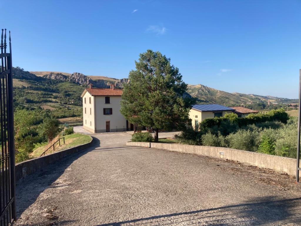 Ca' Vanello Borgo Tossignano Buitenkant foto