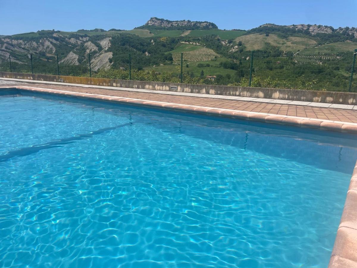 Ca' Vanello Borgo Tossignano Buitenkant foto