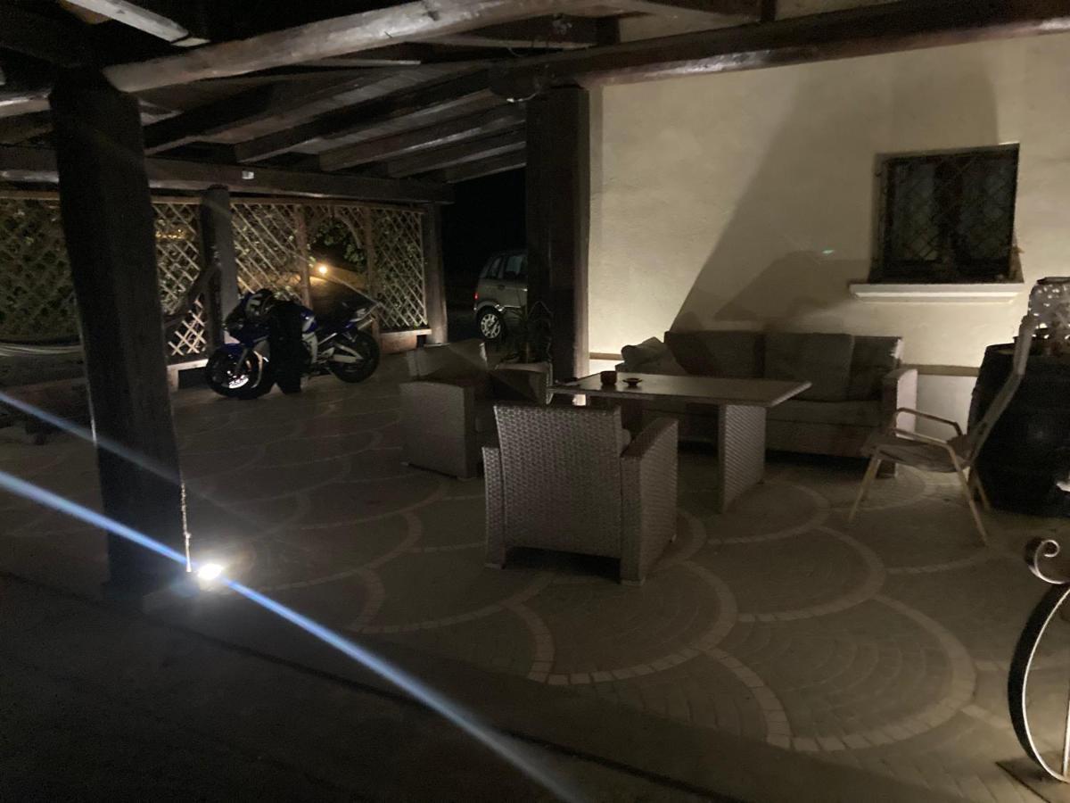 Ca' Vanello Borgo Tossignano Buitenkant foto