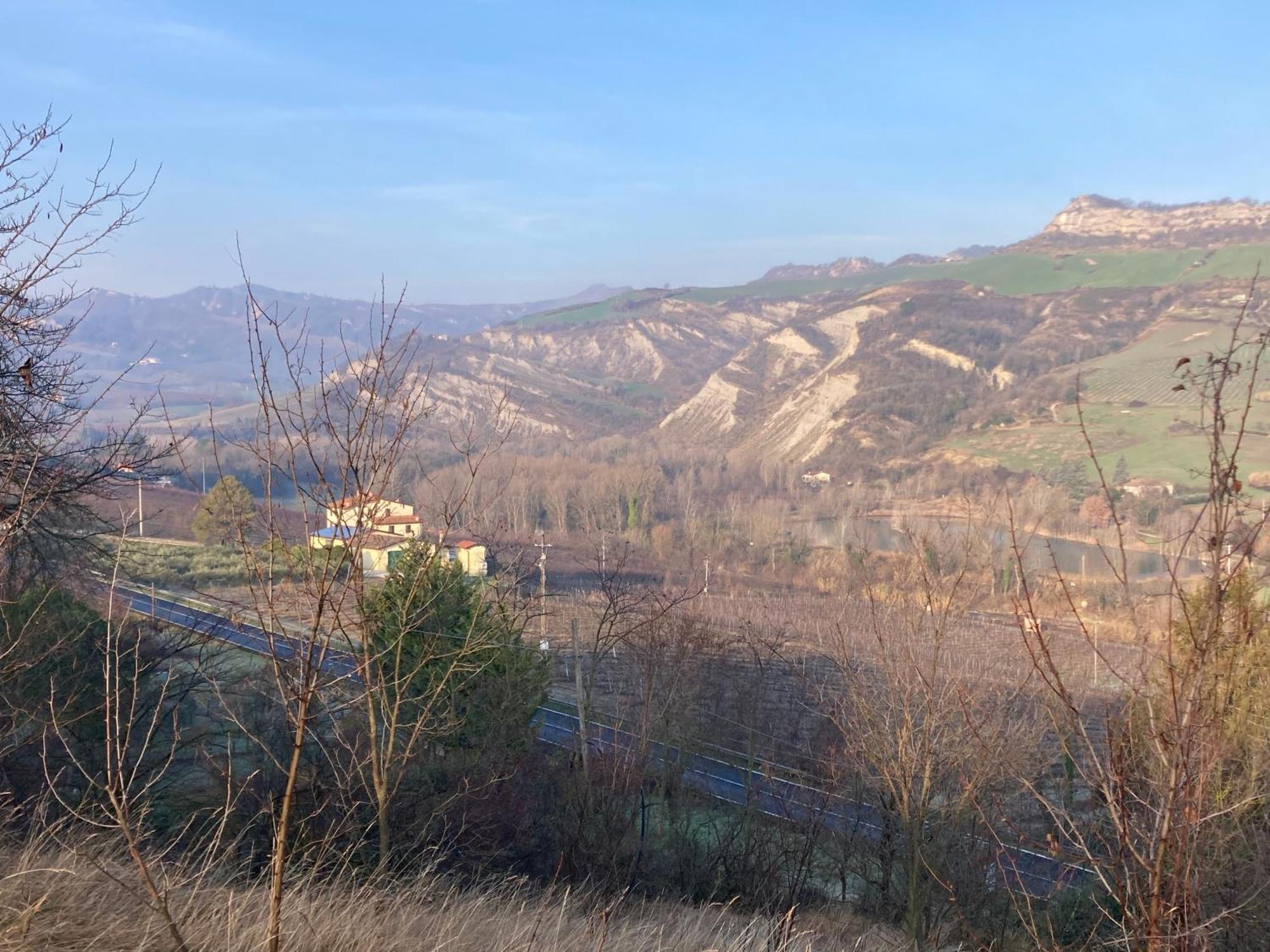 Ca' Vanello Borgo Tossignano Buitenkant foto