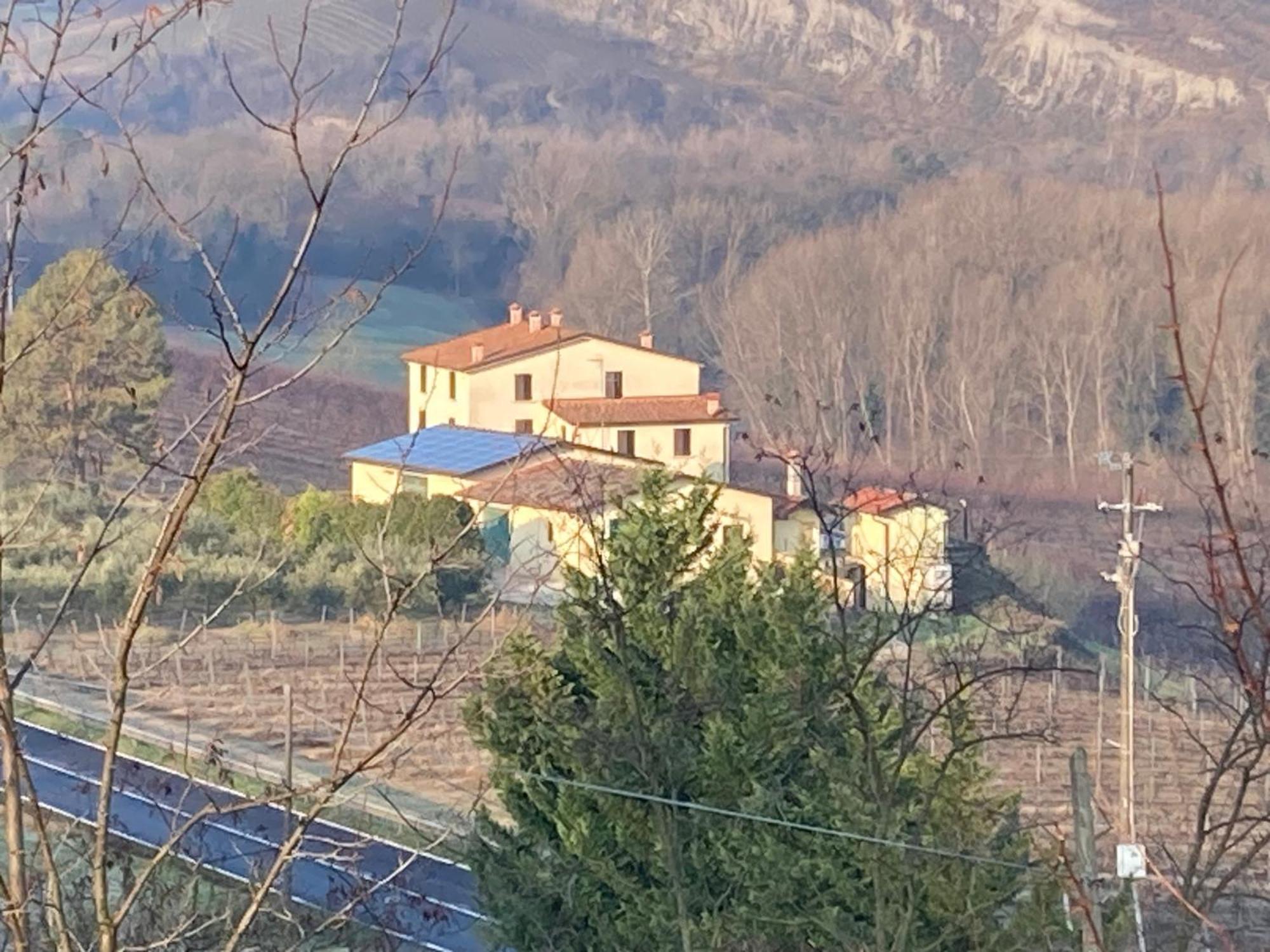 Ca' Vanello Borgo Tossignano Buitenkant foto