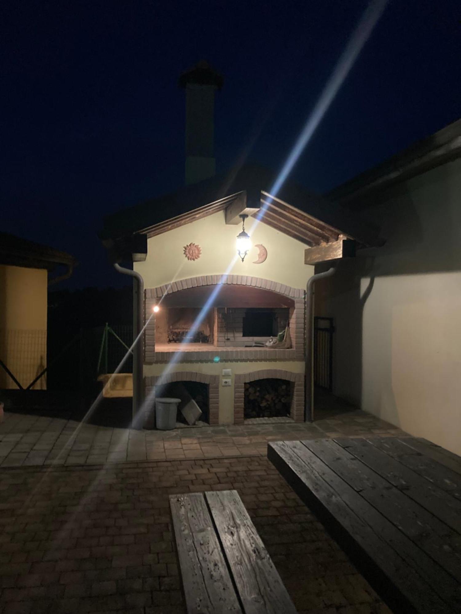 Ca' Vanello Borgo Tossignano Buitenkant foto