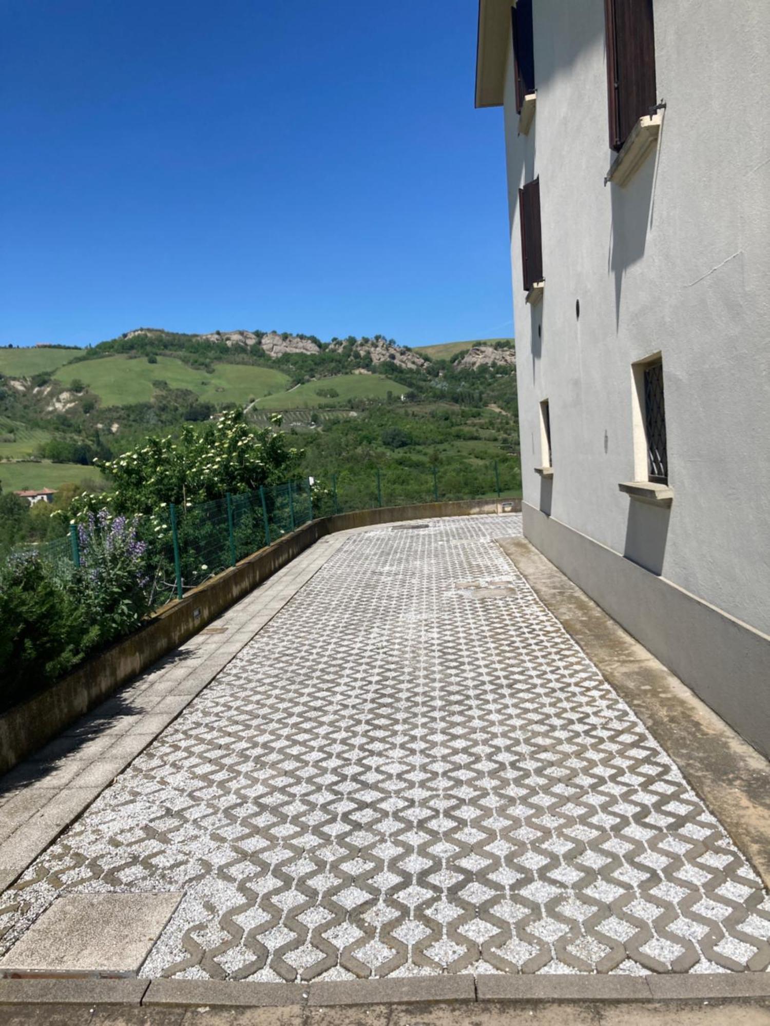 Ca' Vanello Borgo Tossignano Buitenkant foto