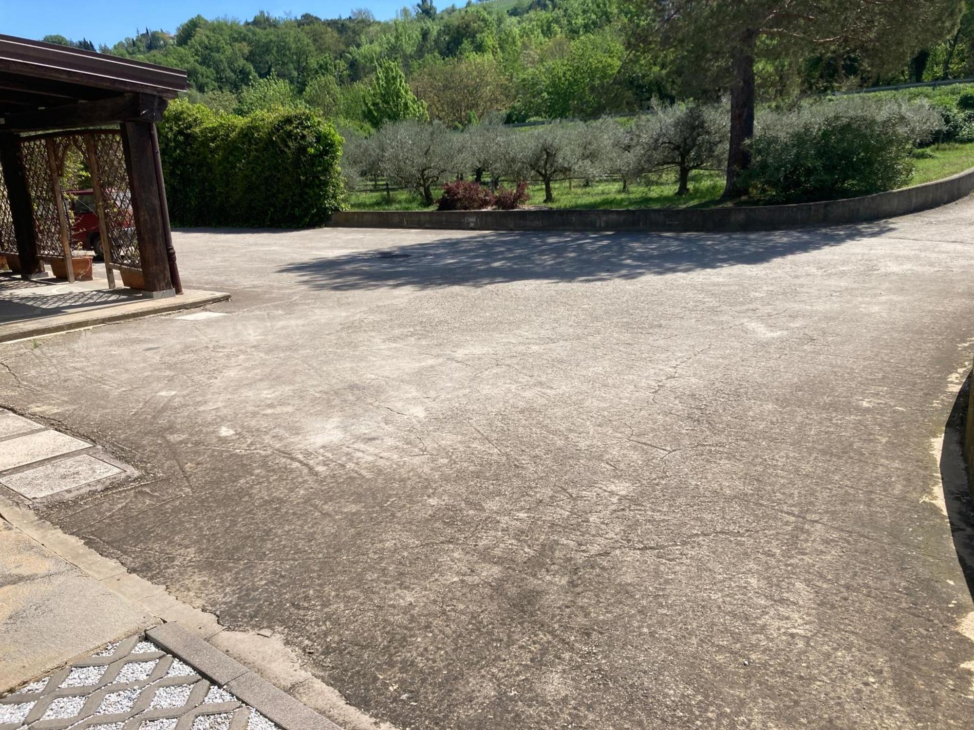 Ca' Vanello Borgo Tossignano Buitenkant foto